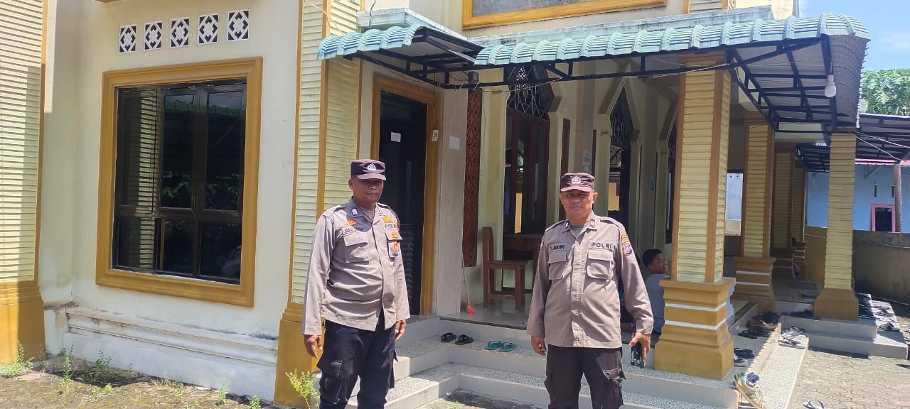 Personil Polsek Sorkam Laksanakan Patroli dalam Rangka Program Quick Wins Polri Presisi di Masjid Wi