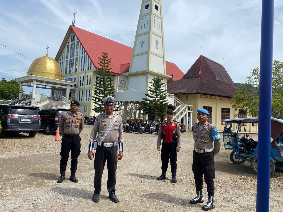 Polres Tapteng Jaga Kondusivitas Ibadah Minggu di Sejumlah Gereja