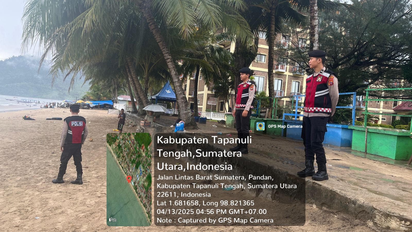 Patroli Samapta Polres Tapteng Sisir Objek Wisata, Edukasi Pengunjung Soal Keamanan dan Keselamatan Laut