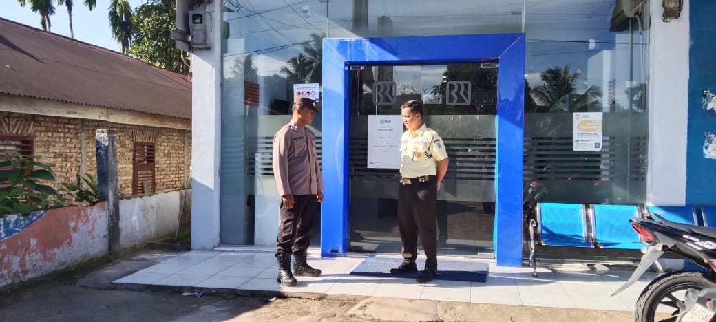 Polsek Pinangsori Gelar Patroli KRYD di Sejumlah Objek Vital Guna Jaga Stabilitas Keamanan