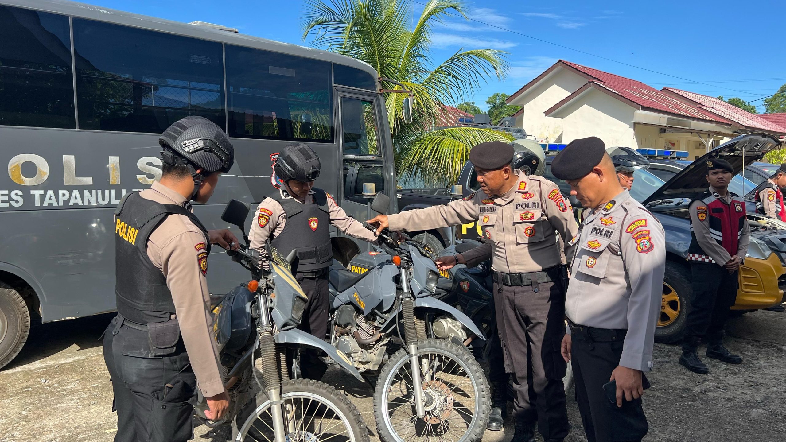 Jelang Mayday, Polres Tapteng Cek Kesiapan Peralatan Pengendalian Massa