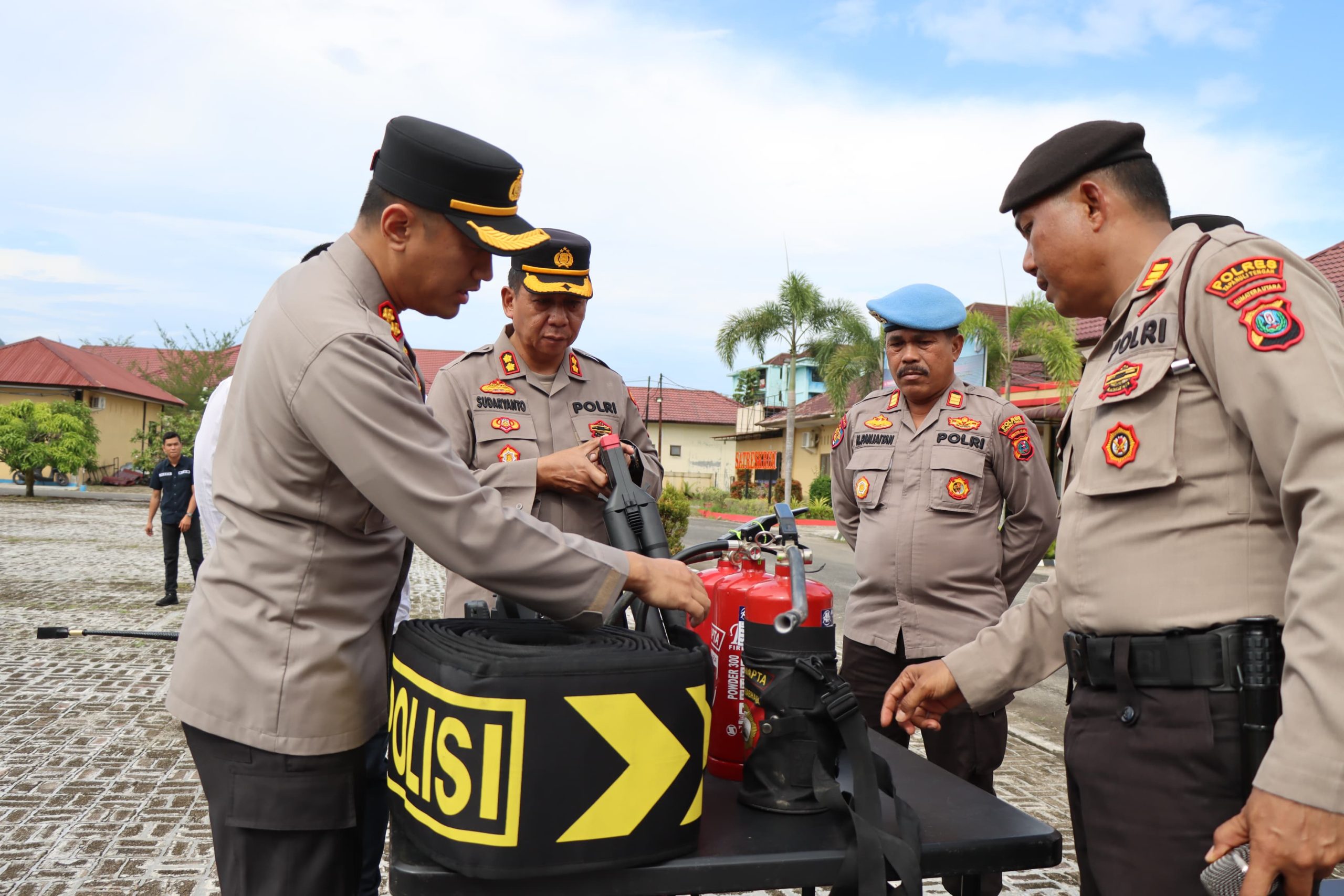 Kapolres Tapteng Pimpin Latihan Dalmas, Persiapan Pengamanan Mayday 2025