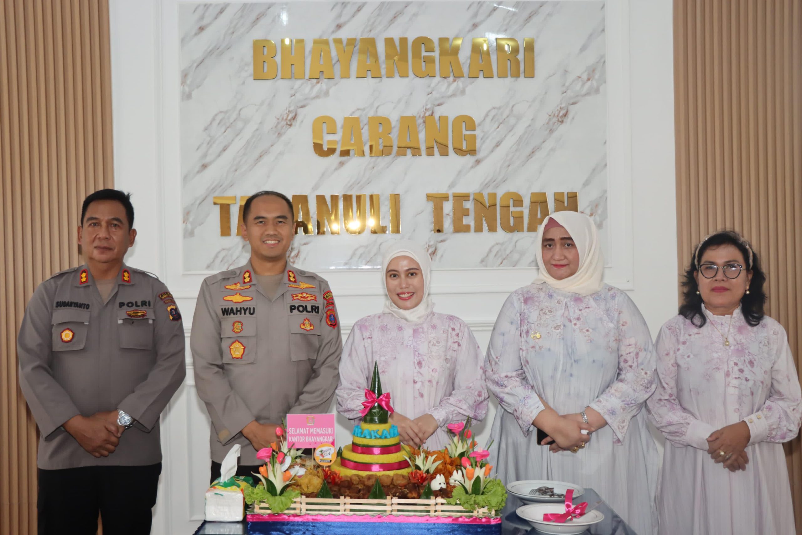 Kapolres Tapteng Resmikan Renovasi Kantor Bhayangkari Cabang Tapteng